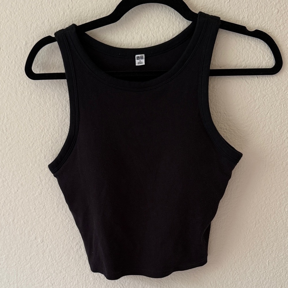 Uniqlo Cropped Bra Top
